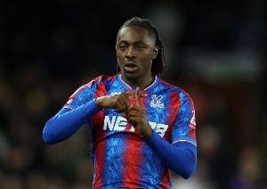 赛程安排-英媒：阿森纳已经告知水晶宫，无意激活埃泽的6800万镑解约金条款