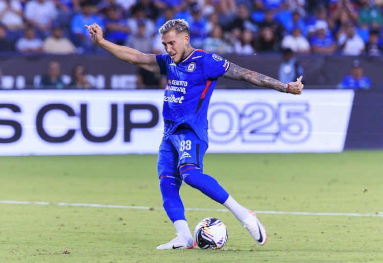 注册观看-记者：迈阿密国际引进皮奥维仍未达成协议，蓝十字要价700万美元