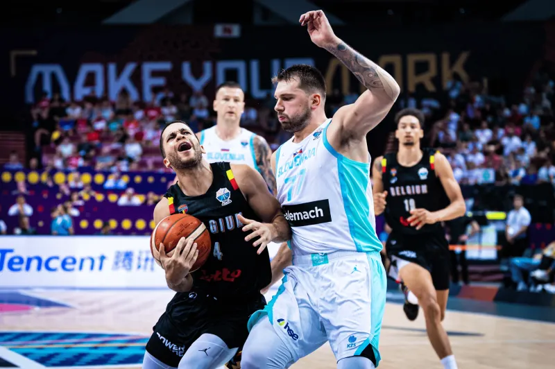 注册观看-湖记：我喜欢卢卡在防守端的表现，积极扑防并干扰投篮