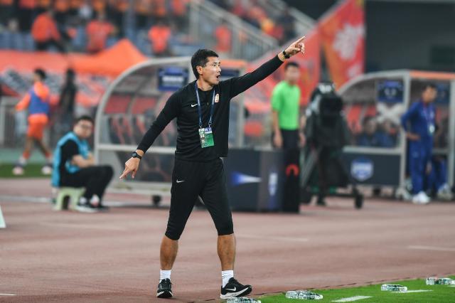 注册观看-【中超第27轮前瞻】邵佳一阻击海港延续不败金身？