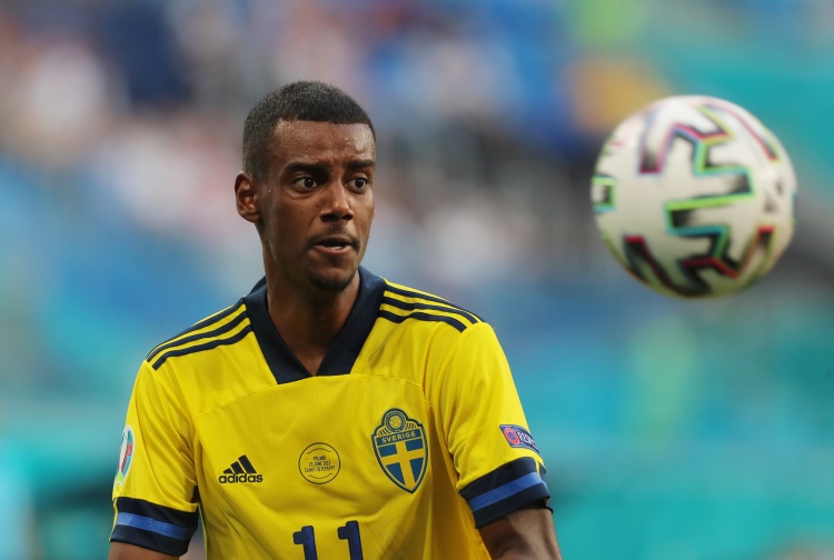 直播入口-瑞典主帅：很想直接派伊萨克上场，但他三个月没踢比赛了