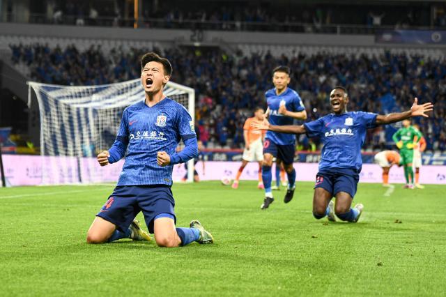 美式橄榄球投注-申花真硬！终场进2球 蒋圣龙创纪录马莱莱复出破门